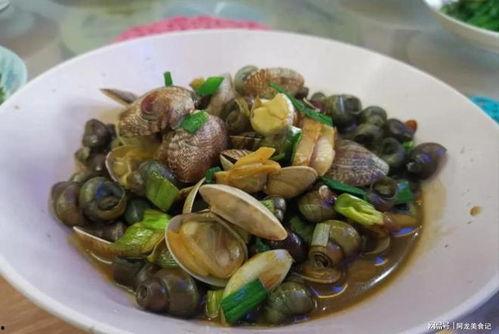 瓜妈和瓜大姐吃螺蛳,一场味蕾的狂欢之旅