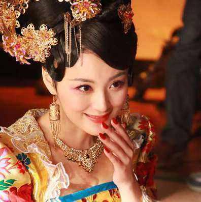 沉香女明星,璀璨星途与神秘香氛的交织传奇