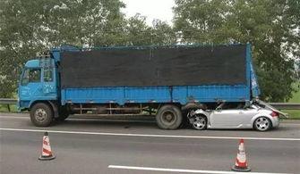 小孩骑大车吃瓜,小孩骑大车吃瓜的欢乐时光